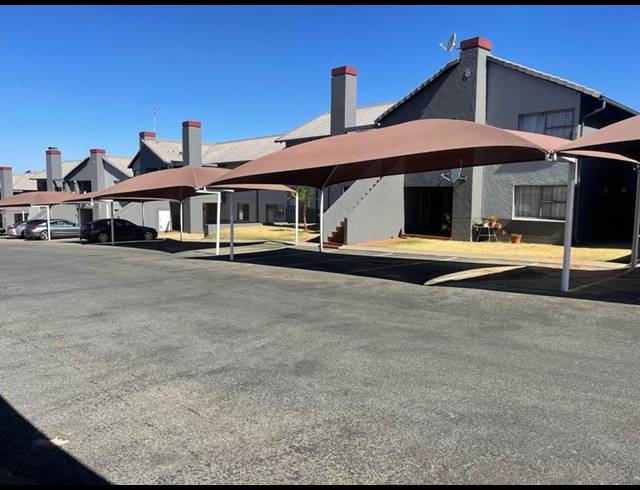 3 BEDROOM TOWNHOUSE FOR SALE IN OAKDENE